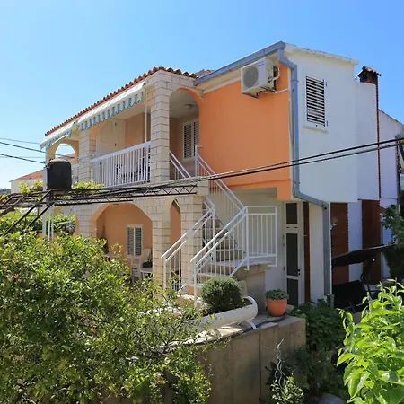 アパート By The Sea Arbanija, Ciovo - 18797