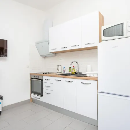 By The Sea Arbanija, Ciovo - 18797 アパート *