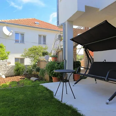 Apartman By The Sea Arbanija, Ciovo - 18797 *